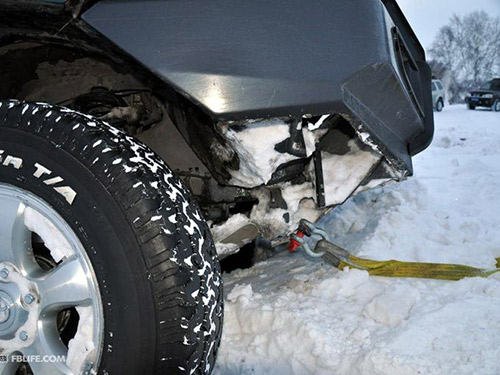 冬季汽車(chē)救援：應對雪地困境的策略與技巧